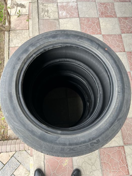 Продам шины 235/55/19 Нэксен