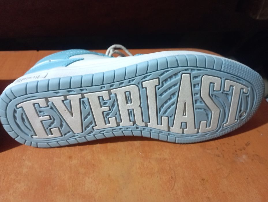 Adidași gheată originali Everlast noi