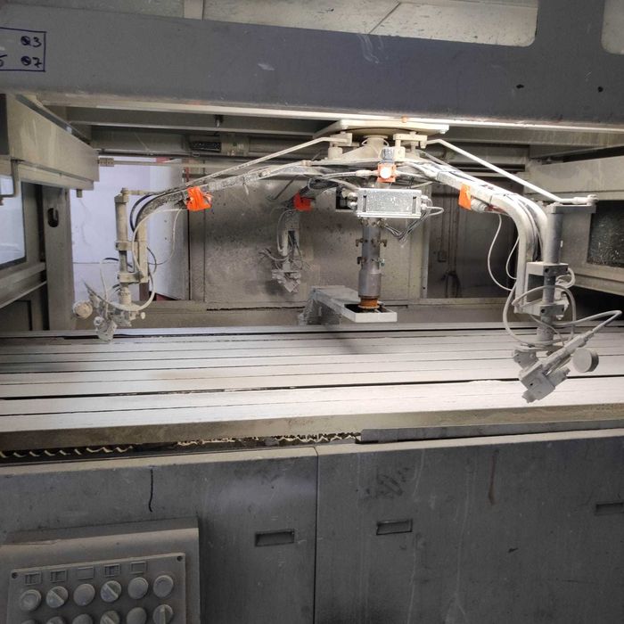 robot de vopsire masina automata de vopsire Barberan B4 cu 4 brate rotative