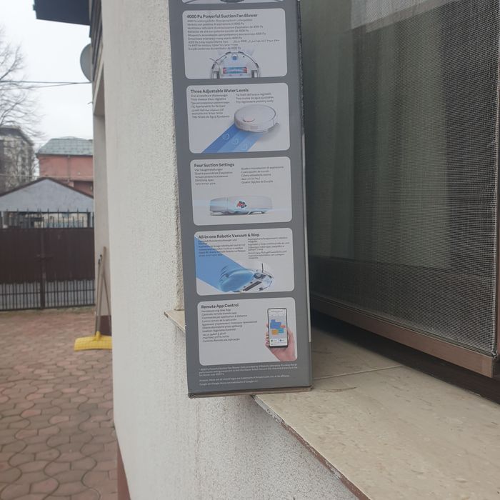 Robot, aspirator, nou, preț bun