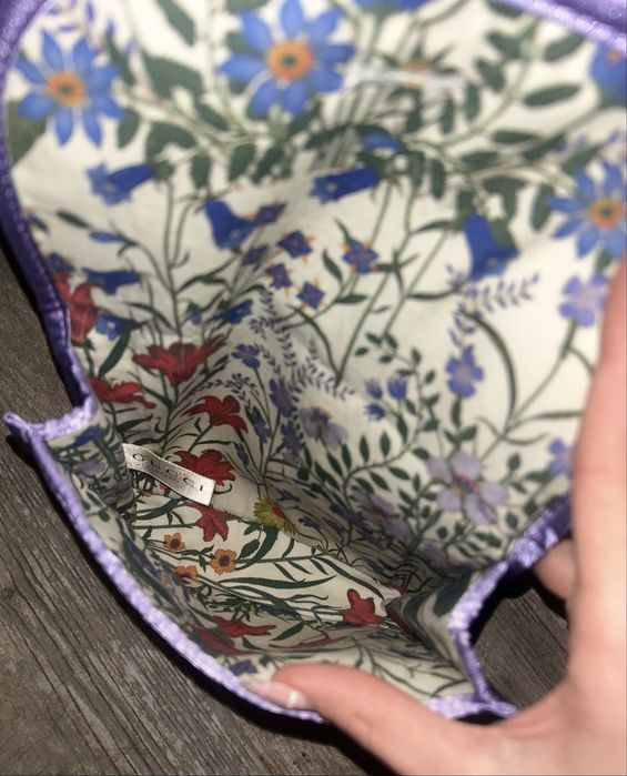 Несесер Gucci.