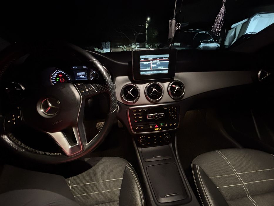 MERCEDES-BENZ GLA 200 cdi 4matic