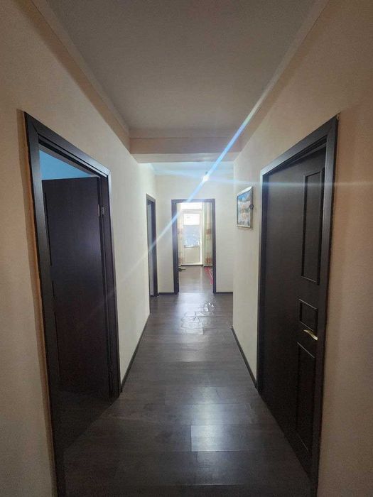 Sotiladi 3 xonali Guliston, Oktyabr