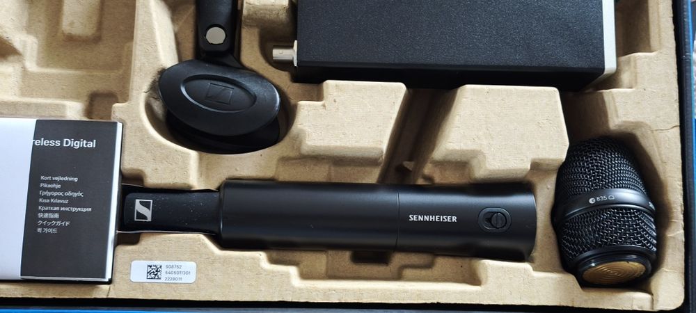 Професионална  безжична система Sennheiser EW-D 835-S SET
