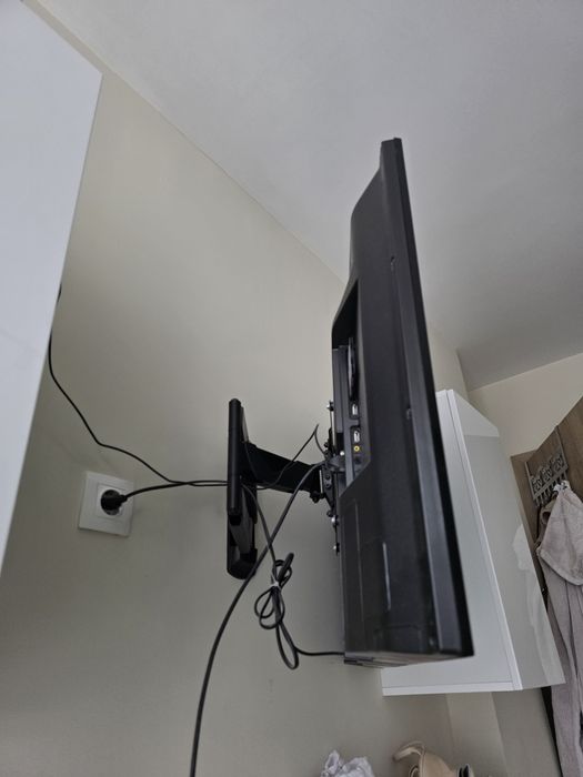 Смарт телевизор JVC 47"