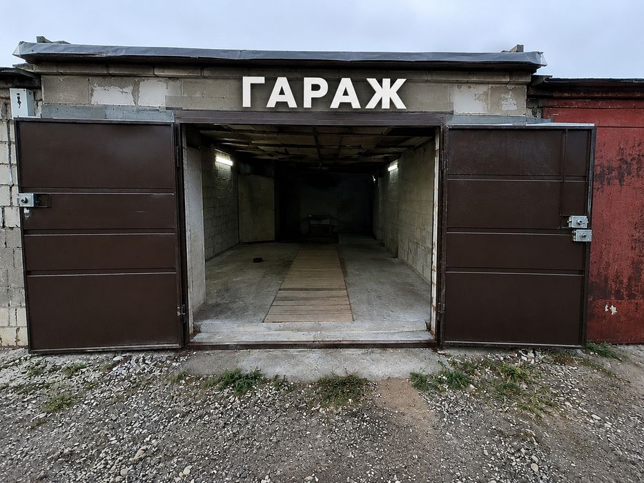 Продам гараж 700000