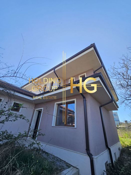 Продава се Къща в с. Звездица, Област Варна - 330 кв.м за 622 €/кв.м - Снимка #2