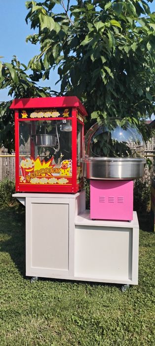 Stand din lemn pentru popcorn si vată pe bat