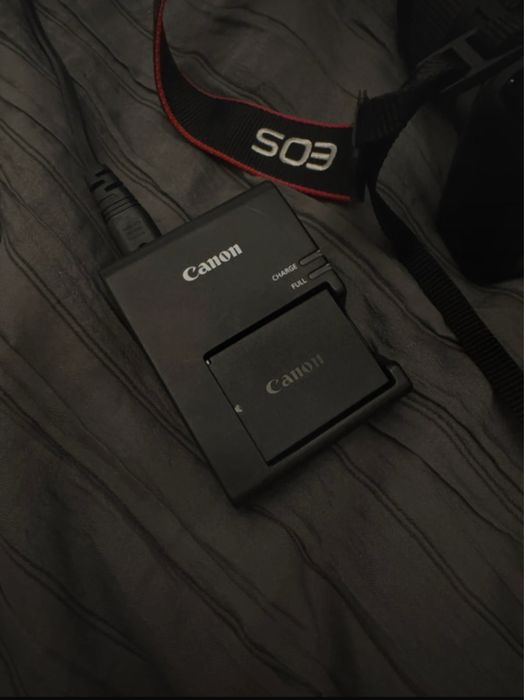 CANON EOS 4000D digital camera