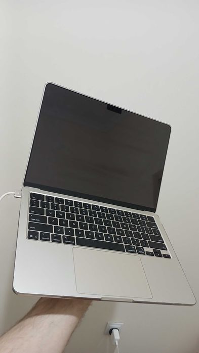 MacBook Air 13-inch, M4, 2025