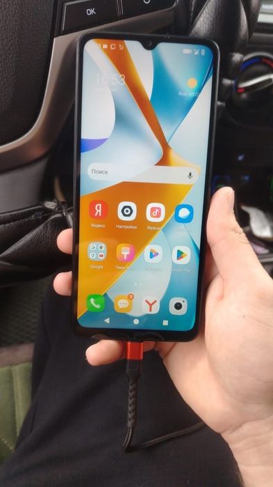 Продам телефон Pococ61