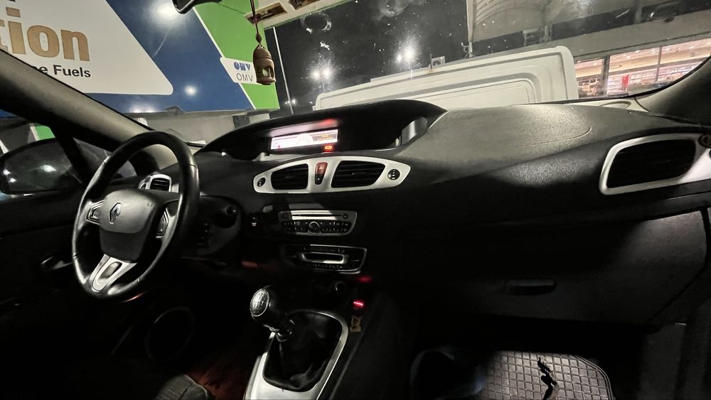 Renault Grand Scenic III Мотор Турбо Дюзи Скорости Врата Стоп Стъкло