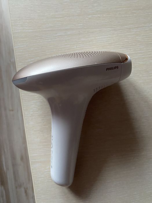 Фотоепилатор Philips Lumea