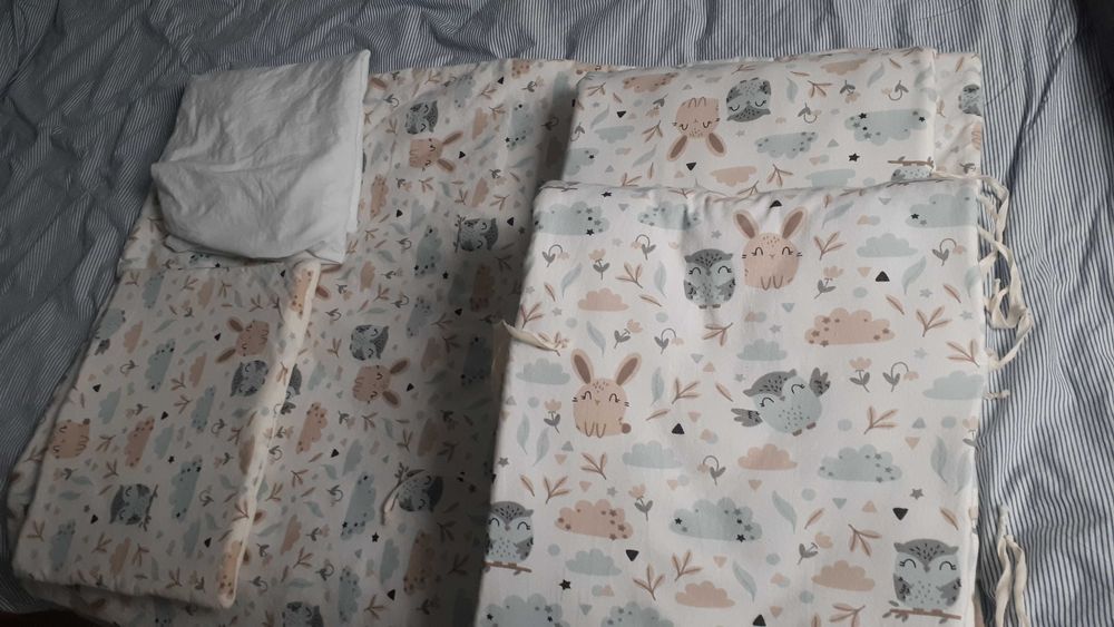 Set Protecție Pătuț Bebe – Model Iepurași și Bufnițe (Stare Excelentă)