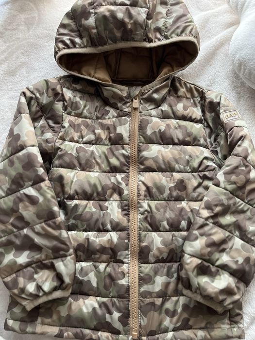 Олекотено яке Gap 4 години