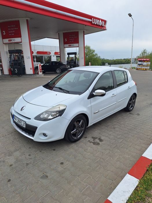 Vând renault clio urgent