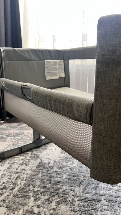 кровать-манеж Joie