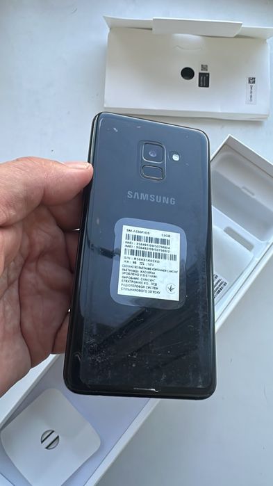 Продам отличный телефон Samsung galaxy a8