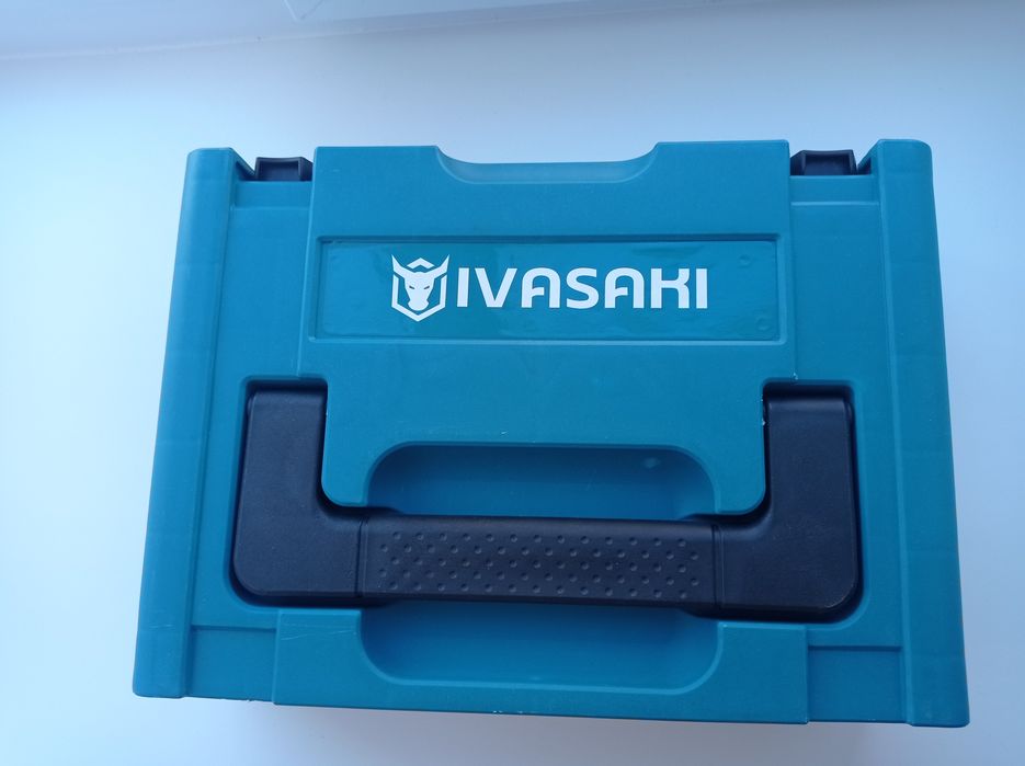 Продам шруповерт на аккумуляторе