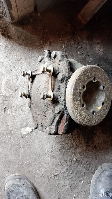 Редуктор на Мерседес 190,124.