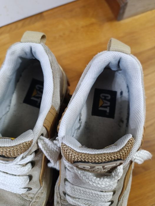 Vând sneakers Caterpillar femei