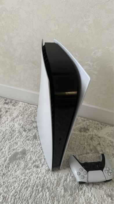 Продам Пс 5 джойстик и игры