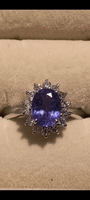 Inel cu Tanzanit și Diamante Naturale