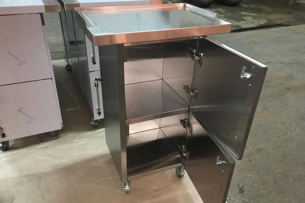 Мебель из нержавеющей стали