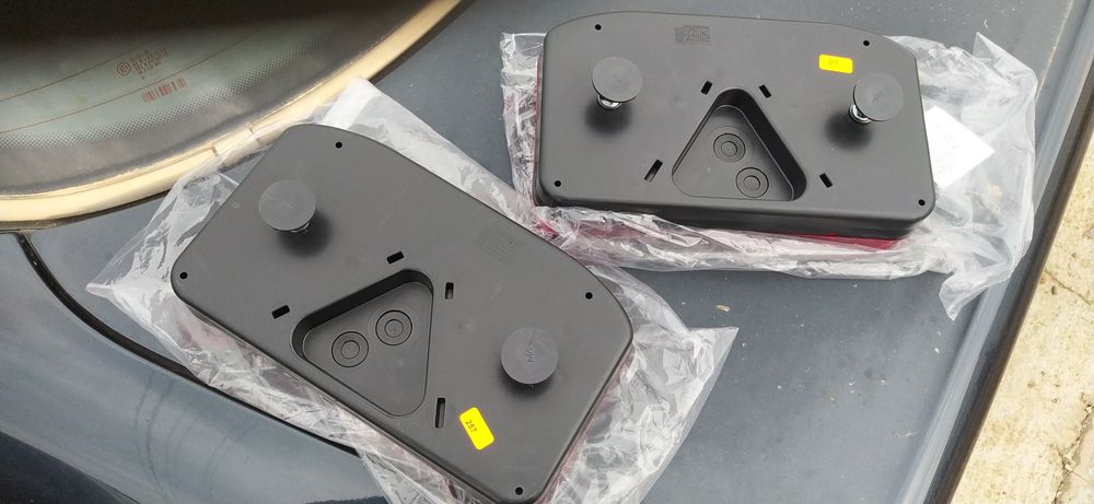 Стопове за автомобилно ремарке.