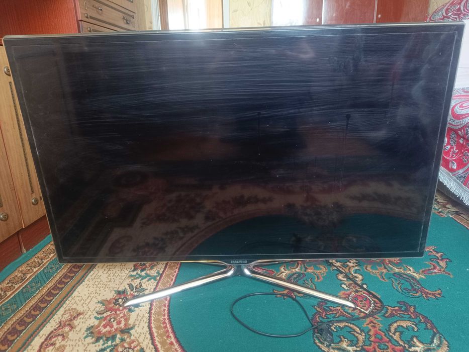 Смарт телевизор продам