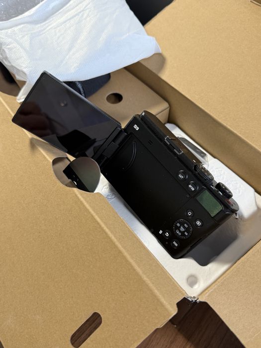 Camera foto Lumix Jet Black 24 MP 6K eith S 18-40 mm f / 4.5-6.3