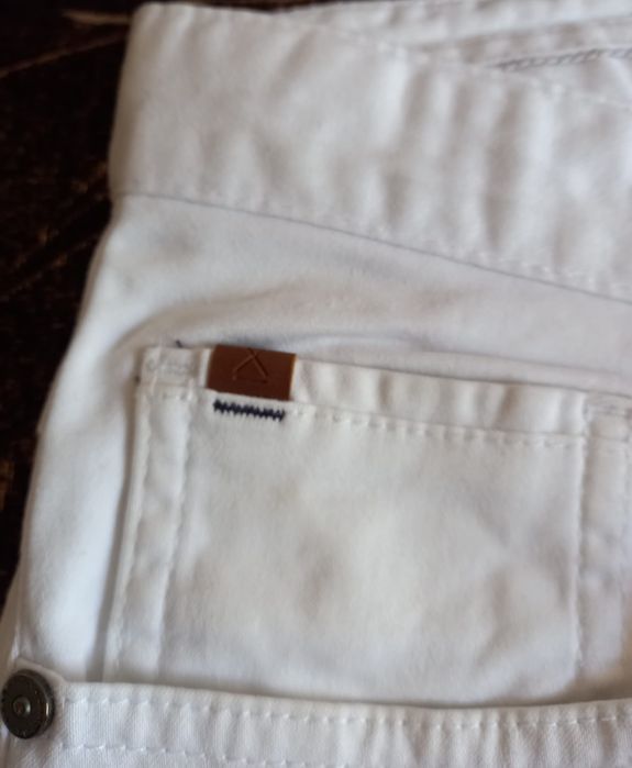 Pantaloni Zara barbati culoare alba de vara eleganti 80% bumbac