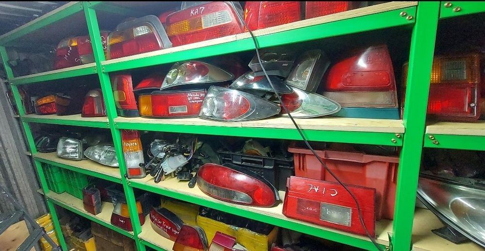 Распродажа задних фонарей