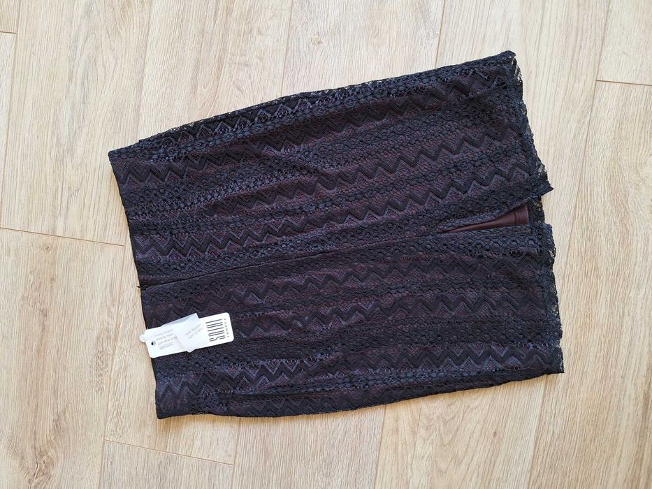 Красива Нова пола с етикет