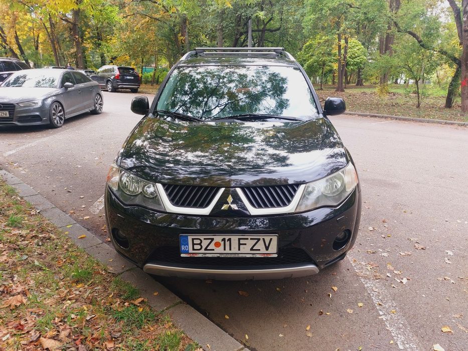 Mitsubishi Outlander 2