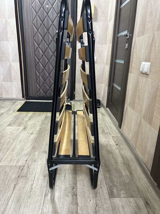 Раскладушка с матрасом.