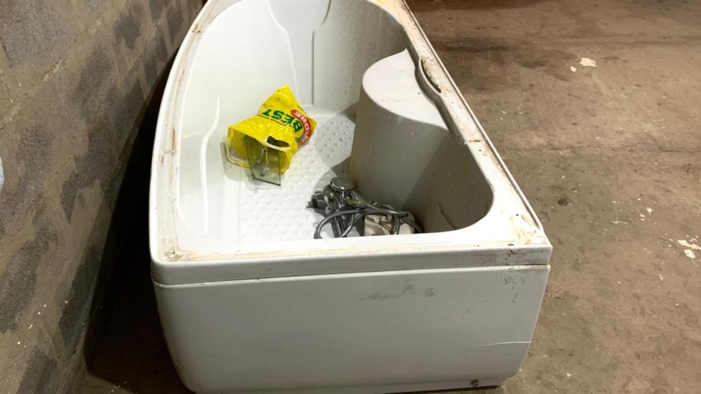 Душевую кабинку продам