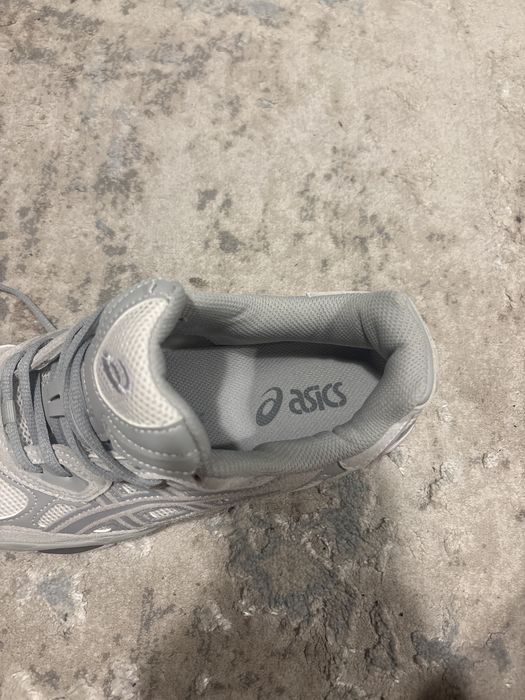 vand asics noi premium