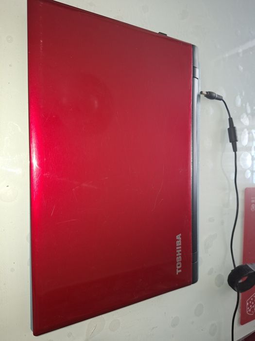 Toshiba Satellite L50-C, Intel i3 gen.5, 750 gb, Bluetooth, Wi-Fi