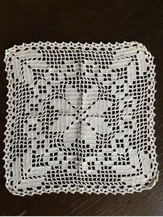 Плетени карета на една кука