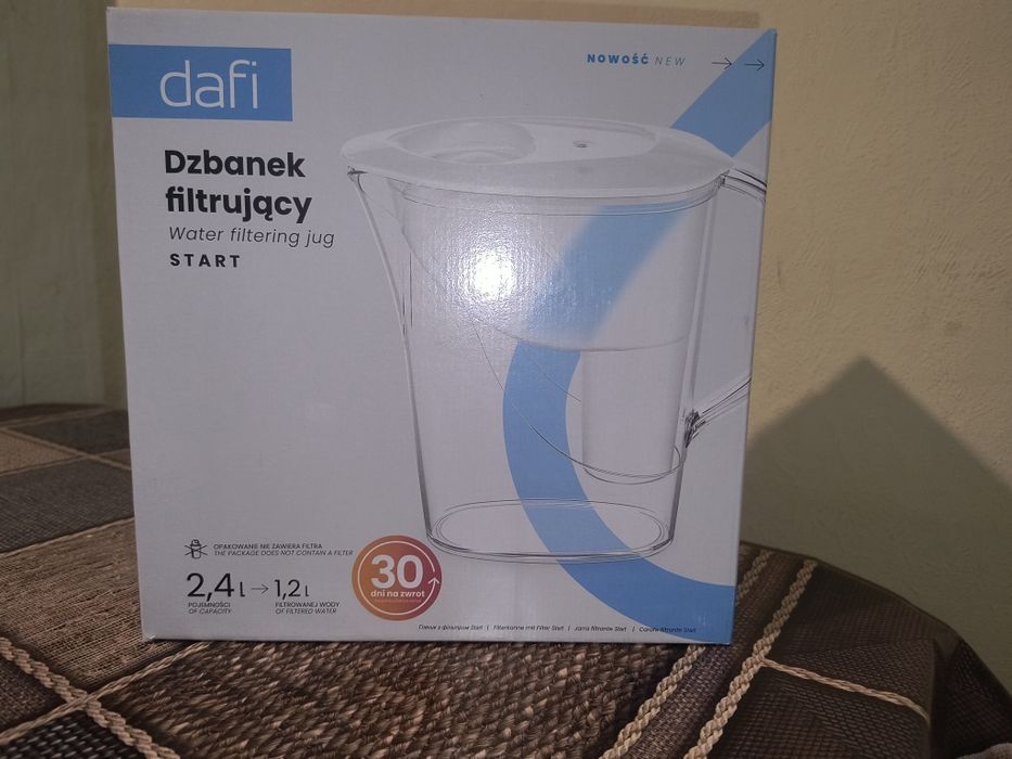 Продавам неизползвана кана за филтрация на вода 2.4L