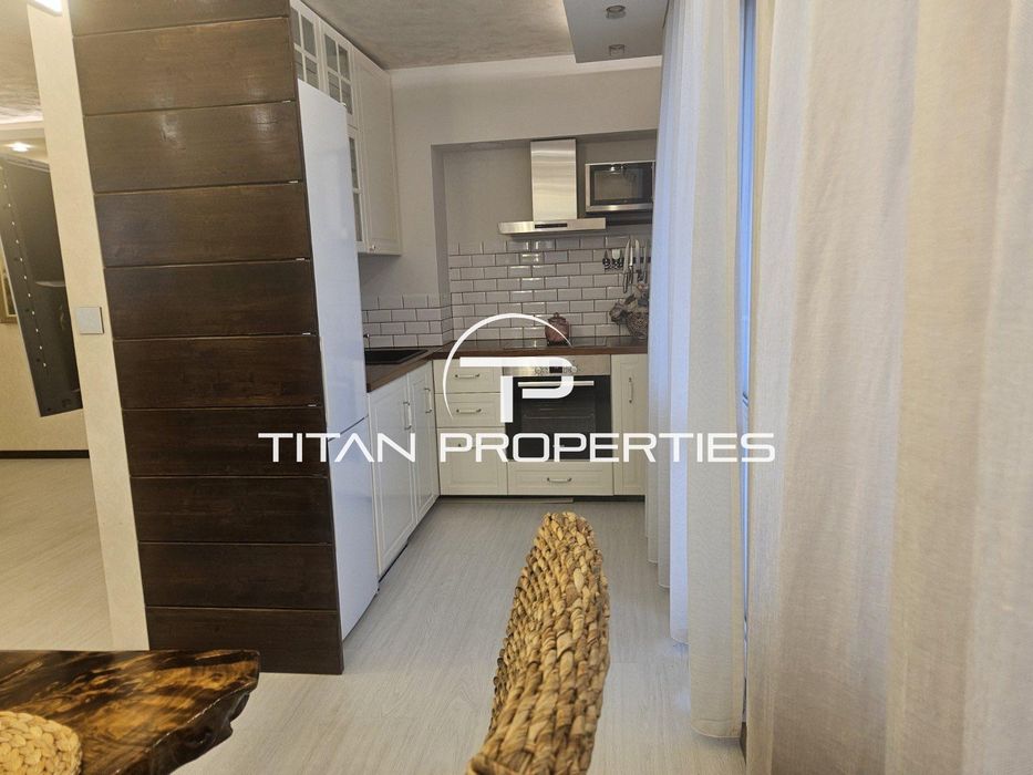 Дава се под наем Тристаен апартамент в Варна, Център - 105 кв.м за 1445.85 € - Снимка #4