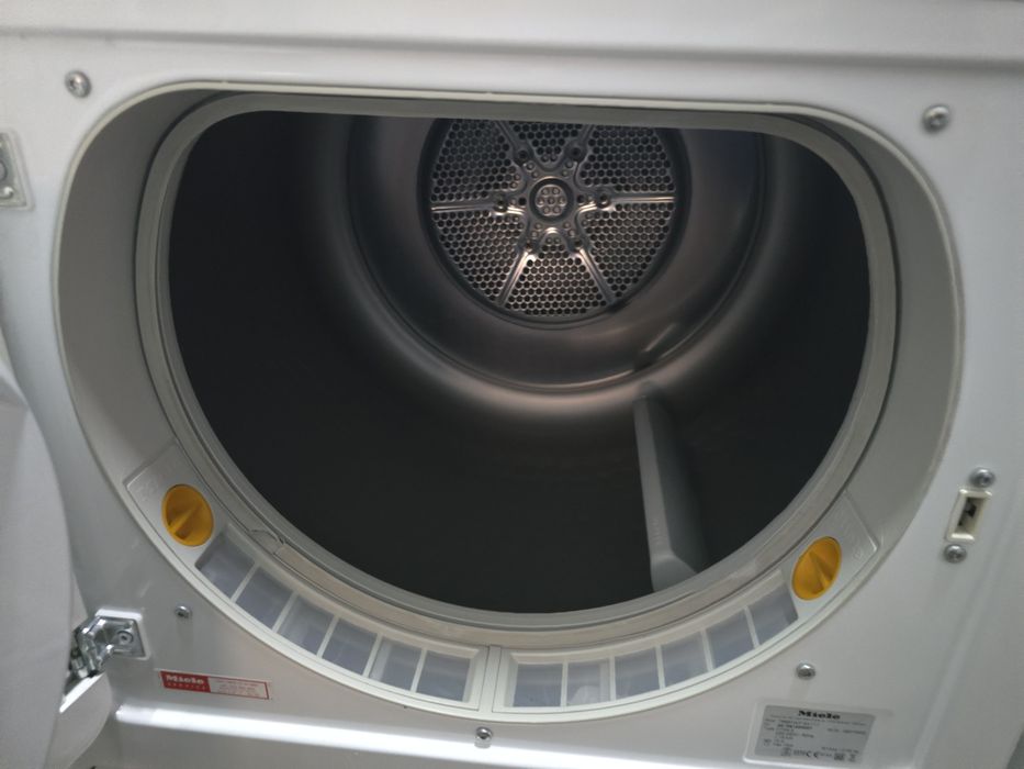А++ Сушилня с термопомпа Miele T8861WP Edition 111 пчелна пита