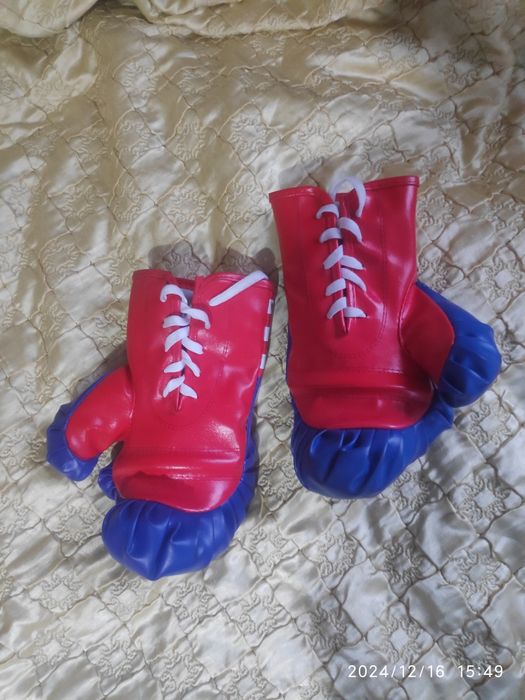 Перчатки боксерские