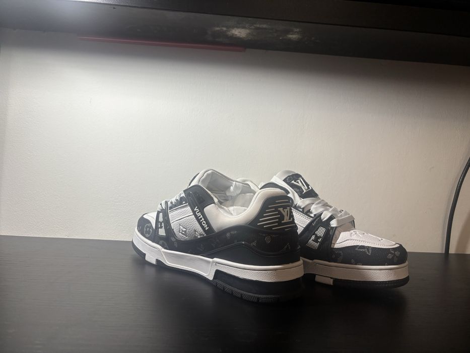 Papuci Louis Vuitton trainers