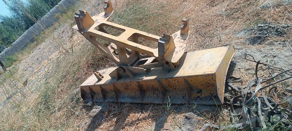 Mini pogruzchik, Amkodor 211