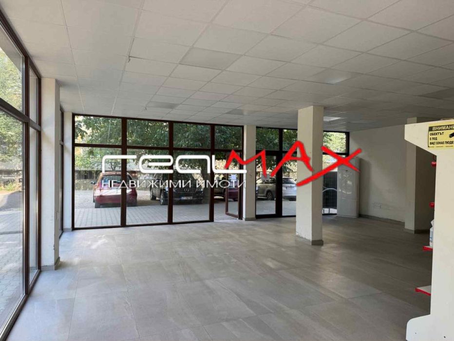 Дава се под наем Магазин в Казанлък - 216 кв.м за 550 € - Снимка #2