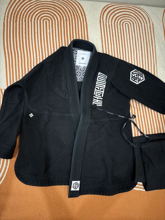 Продам кимоно Джиу джитсу ( ArmJJ academy))на 9-12 лет