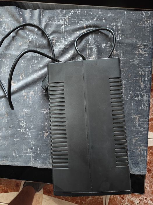 UPS Njoy 24V cu acumulatori noi