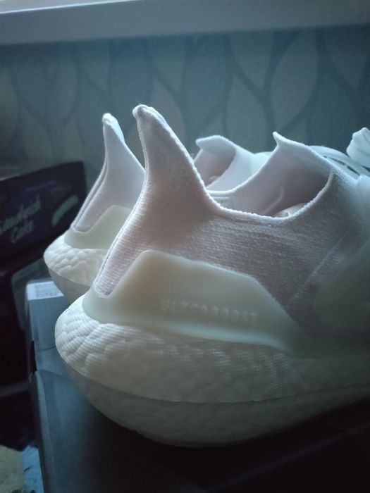 Adidas Ultra Boost 22  43.1/3номер